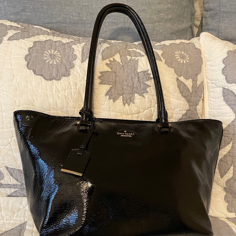 Kate Spade Cedar Street Patent Small Harmony